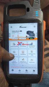 Xhorse VVDI Max with Dolphin XP005 to cut a Mahindra Bolero Key  01